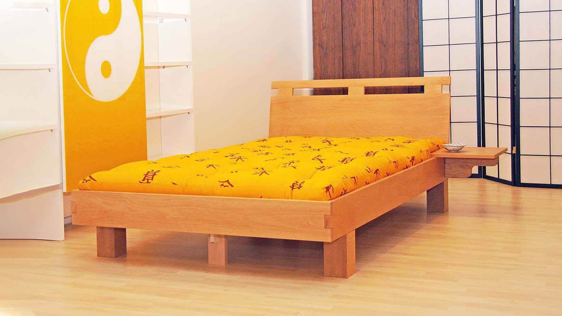 Bettrahmen Emoji; Buchenholz; mit Rückenlehne - Matratze/Futon nicht im Lieferumfang enthalten