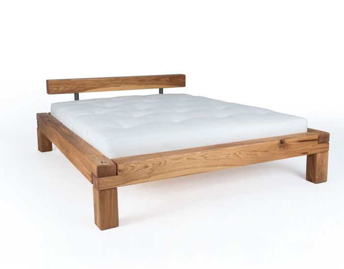 Bett Balkeneiche - aus massivem Eichenholz gefertigt.