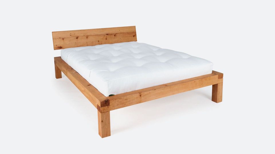 Bett YAK; metallfreies Massivholzbett; vorzüglich geeignet für Naturmatratzen und Futons|Metallfreies Bett YAK aus massivem Zirbenholz